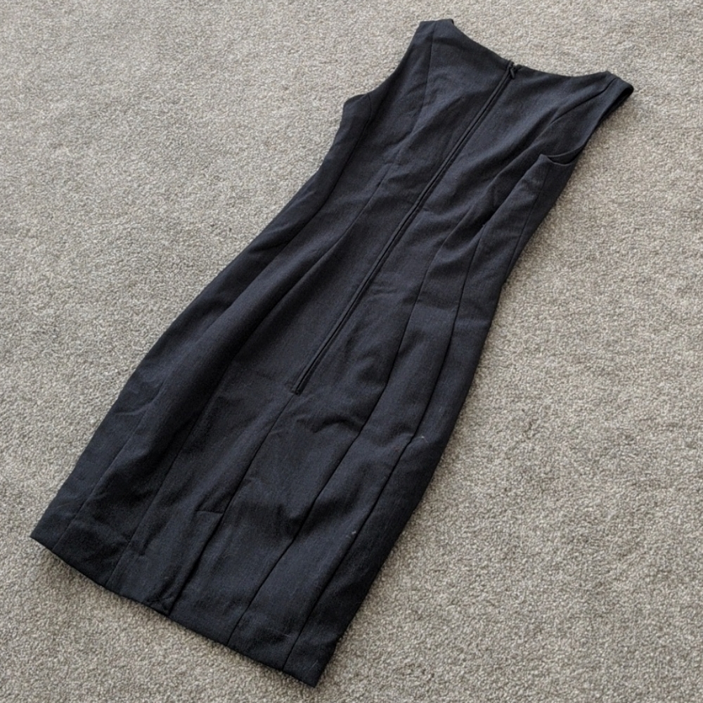 Dress - Picture 3 of 4